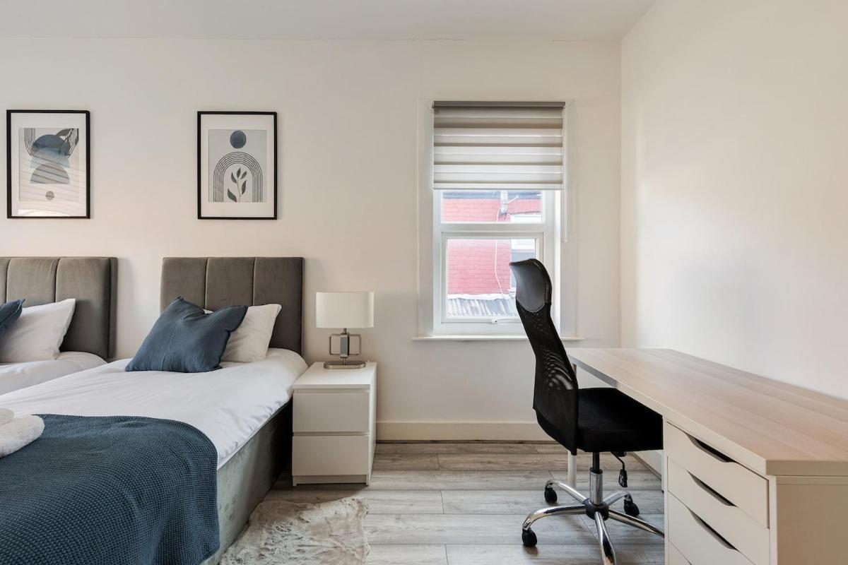 Appartamento Modern 4 Bedroom House In Woodgreen Londra