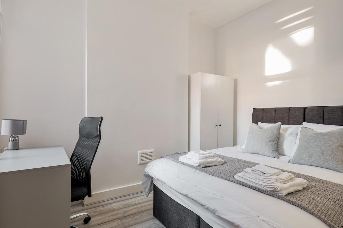 Appartamento Modern 4 Bedroom House In Woodgreen *