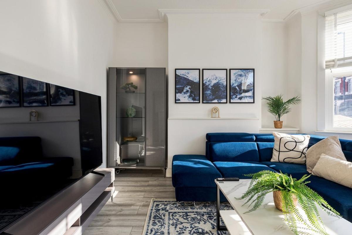 Appartamento Modern 4 Bedroom House In Woodgreen Londra